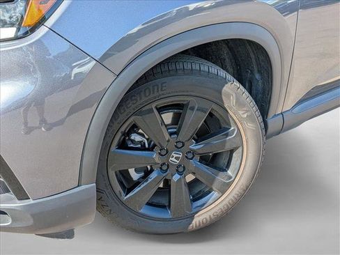 Certified 2025 Honda Pilot Black Edition image 10