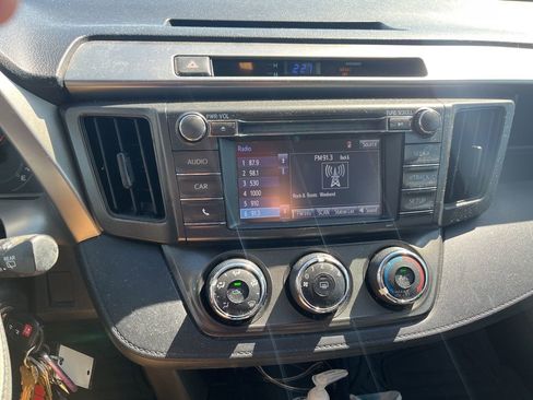 Used 2014 Toyota RAV4 LE image 8