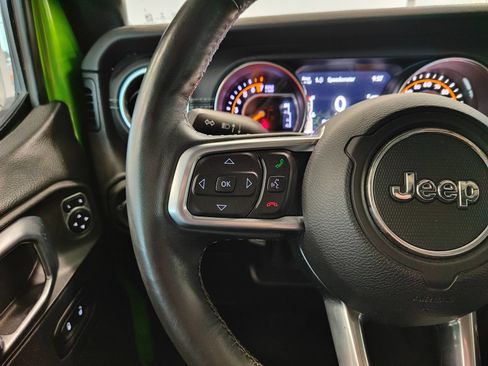 Used 2019 Jeep Wrangler Unlimited Sahara AWD/4WD image 11