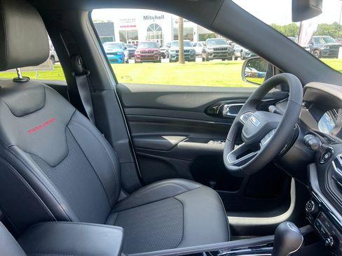 New 2026 Jeep Compass Trailhawk AWD/4WD image 17