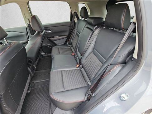 Used 2025 Nissan Rogue SV AWD/4WD image 17
