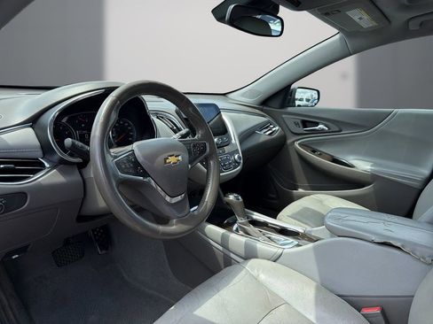 Used 2017 Chevrolet Malibu Premier w/ Premier Sun and Wheel Package FWD image 12