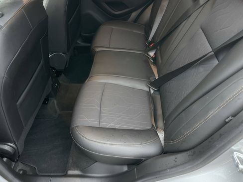 Used 2022 Chevrolet Trax LT w/ LT Convenience Package image 23