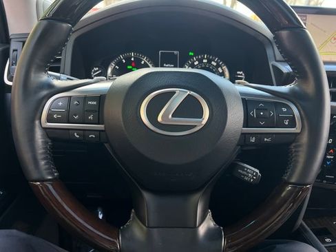 Used 2019 Lexus LX 570 4WD image 23
