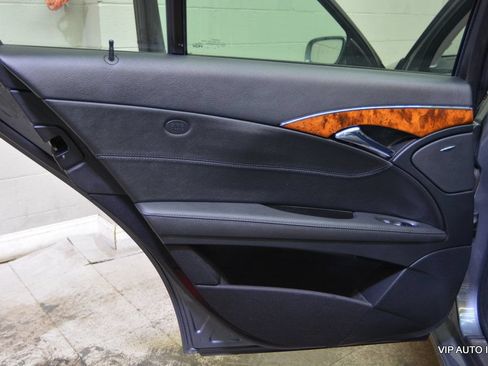 Used 2007 Mercedes-Benz E 350 4MATIC Sedan image 17