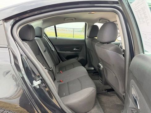 Used 2016 Chevrolet Cruze LT image 9