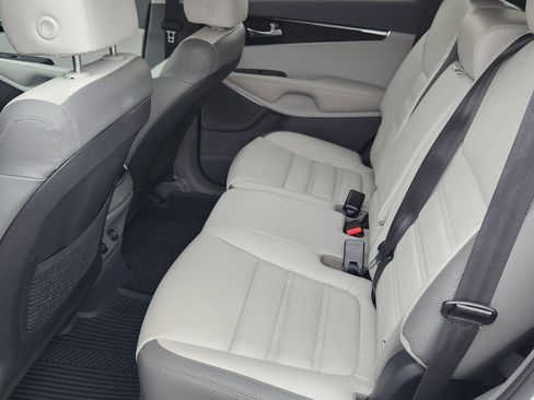 Used 2020 Kia Sorento SX image 16
