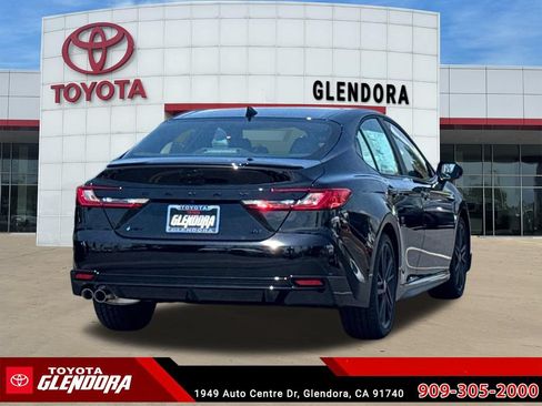 New 2026 Toyota Camry Hybrid FWD image 10