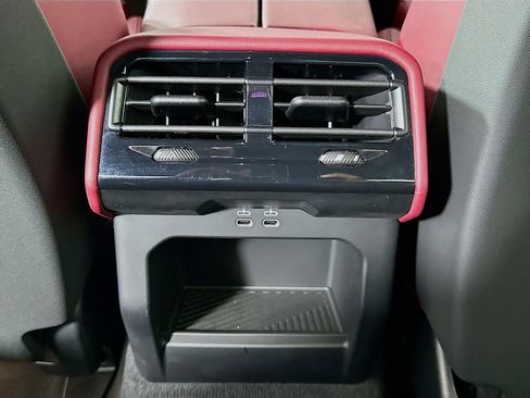 Used 2025 BMW 530i w/ M Sport Package image 26