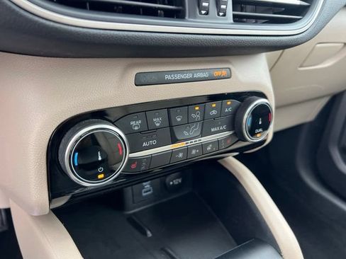 Certified 2022 Ford Escape SEL w/ Technology Package AWD/4WD image 14