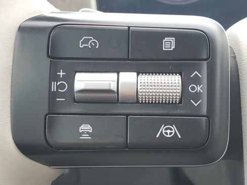 Used 2025 Hyundai Santa Fe SE FWD image 27