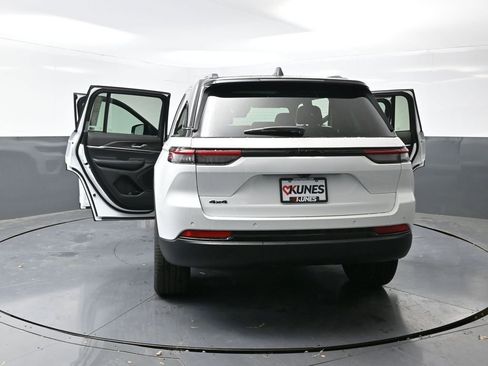 New 2025 Jeep Grand Cherokee Limited w/ Trailer Tow Package image 55