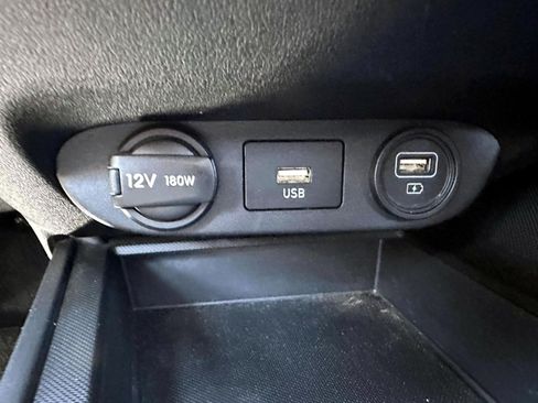 Used 2023 Hyundai Elantra SE FWD image 23