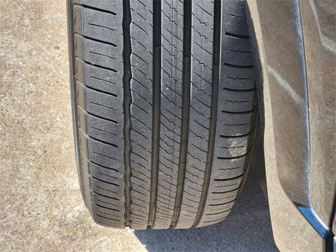 Used 2023 GMC Acadia Denali w/ Black Diamond Edition image 11