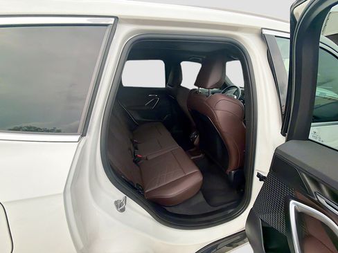 Used 2025 BMW X1 xDrive28i w/ Technology Package AWD/4WD image 29