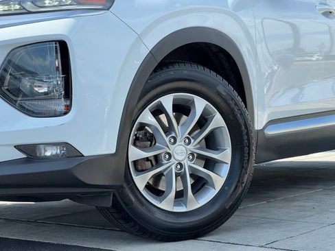 Used 2019 Hyundai Santa Fe SEL FWD image 2