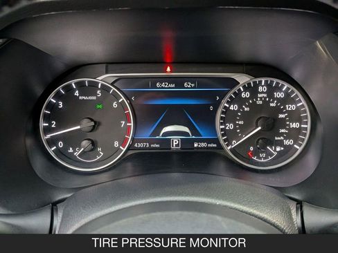 Certified 2024 Nissan Sentra SR w/ SR Premium Package FWD image 20