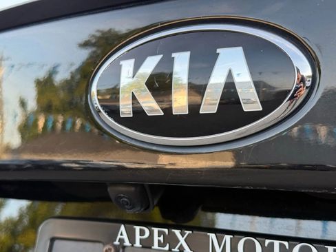 Used 2019 Kia Optima S w/ S Panoramic Sunroof Package image 8