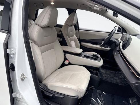 Used 2023 Nissan Ariya AWD image 17