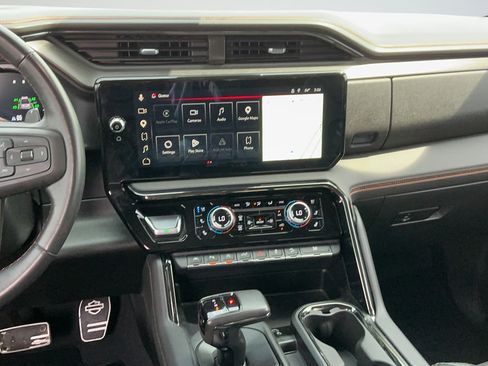 Used 2022 GMC Sierra 1500 AT4 w/ AT4 Premium Package AWD/4WD image 8