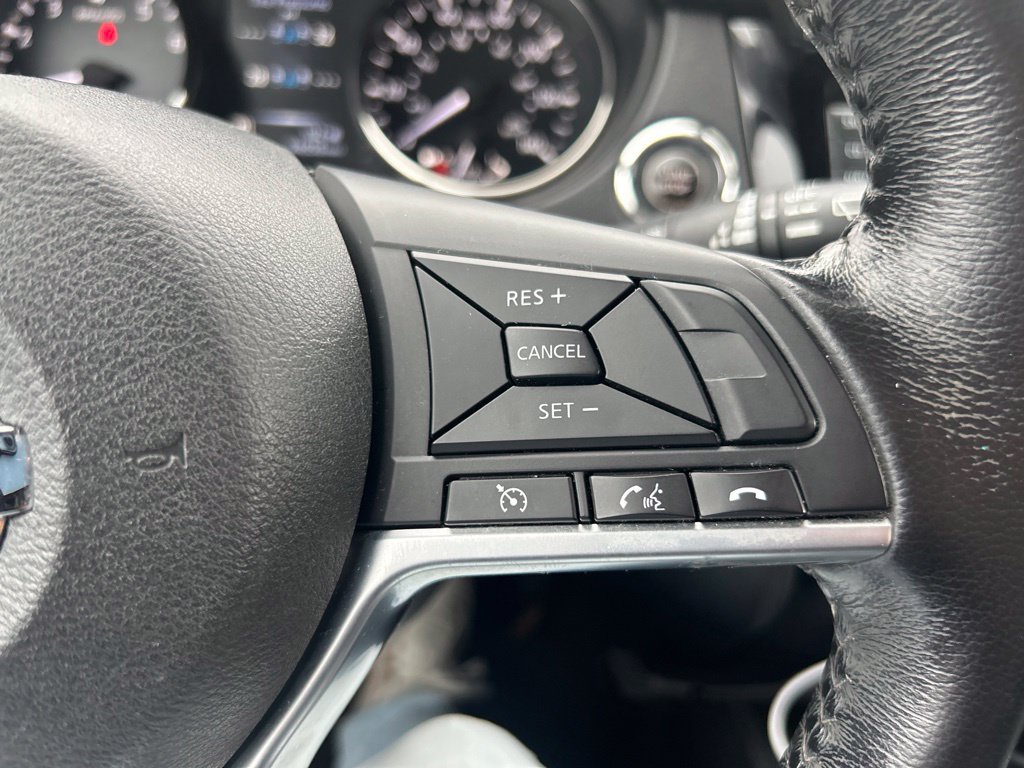 Used 2017 Nissan Rogue SV w/ SV Premium Package AWD/4WD image 21