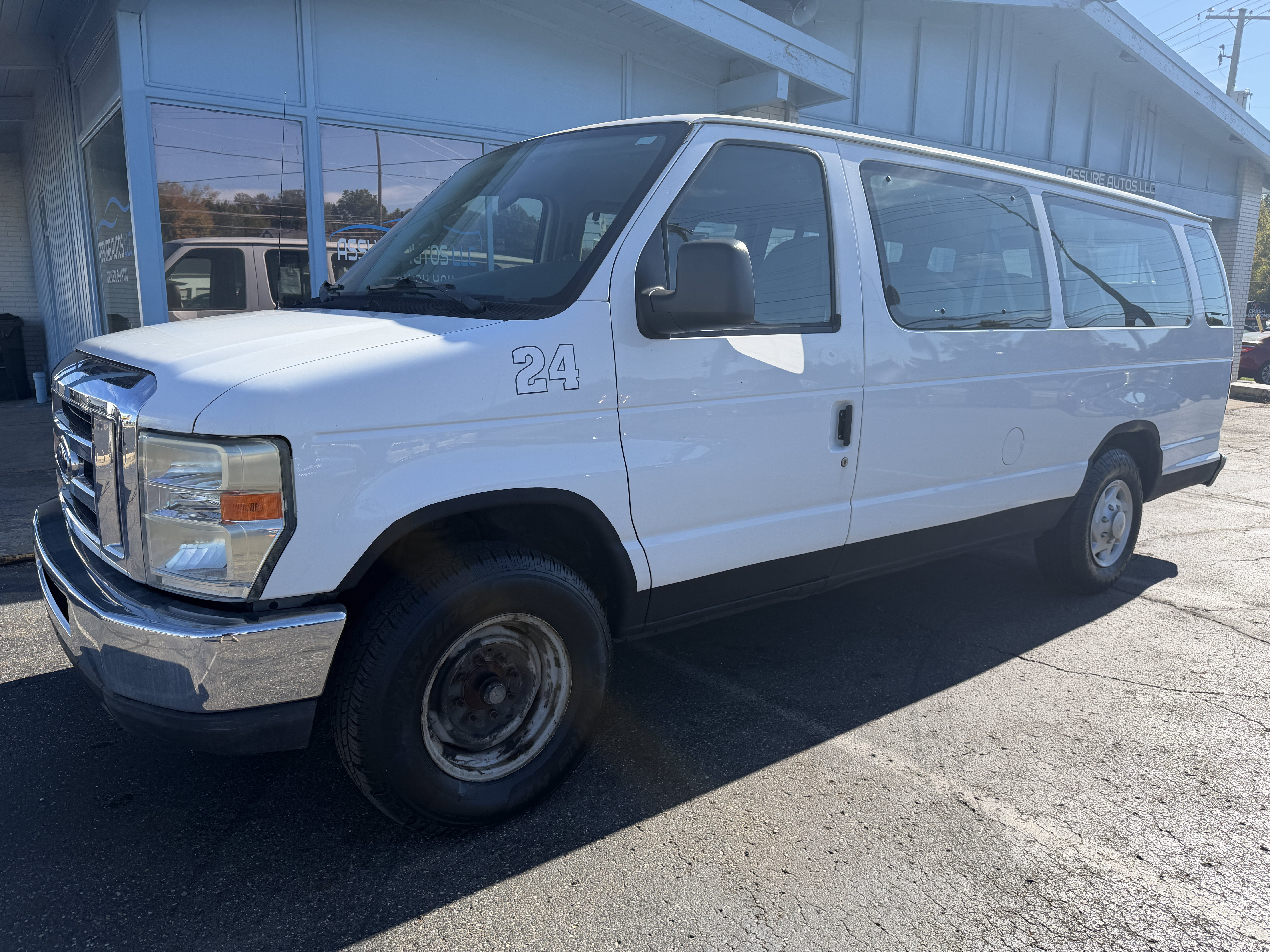 Used 2008 Ford E-350 and Econoline 350 XL RWD image 1