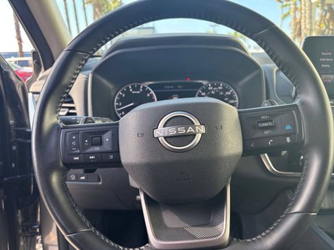 Used 2025 Nissan Rogue SV AWD/4WD image 30