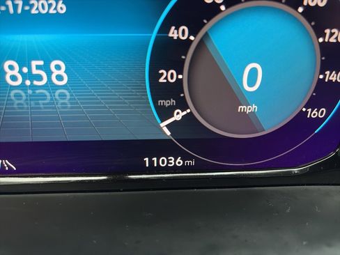 Certified 2025 Volkswagen Atlas SE w/ Panoramic Sunroof Package image 18