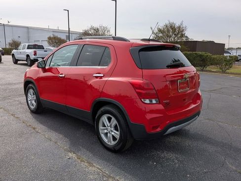 Used 2018 Chevrolet Trax LT w/ LT Convenience Package image 5