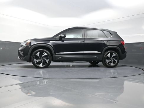 Used 2024 Volkswagen Taos SE AWD/4WD image 24