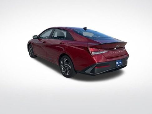 Certified 2025 Hyundai Elantra Sport image 8