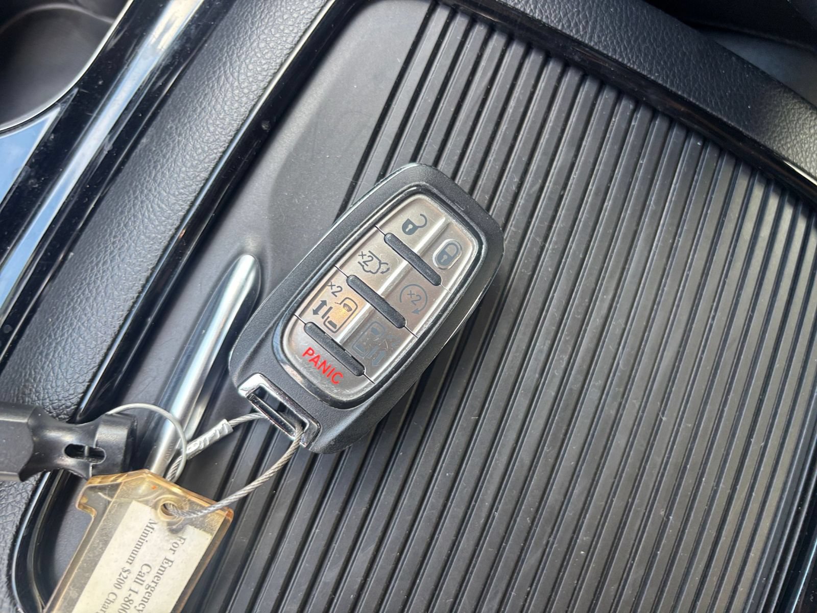 Used 2025 Chrysler Pacifica Limited FWD image 21