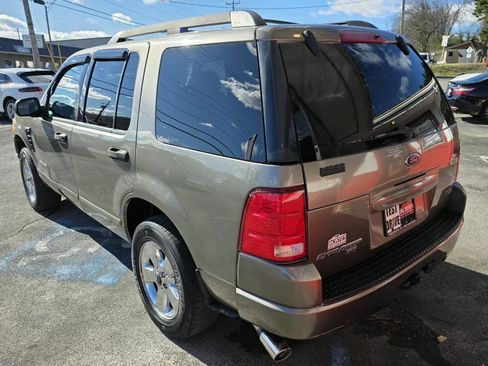 Used 2005 Ford Explorer XLT image 8