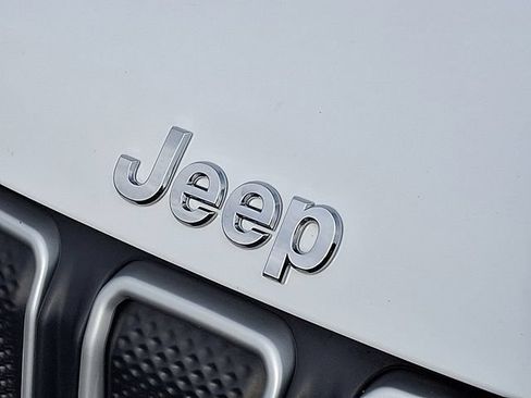 Used 2022 Jeep Compass Latitude AWD/4WD image 30