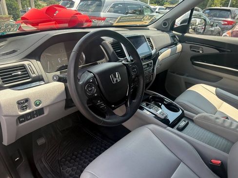 Used 2017 Honda Pilot Touring image 13