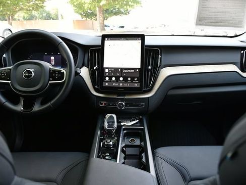 Used 2026 Volvo XC60 B5 Plus AWD/4WD image 16