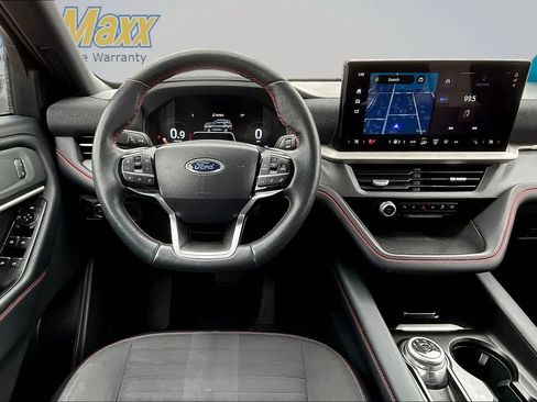 Used 2025 Ford Explorer ST-Line w/ ST-Line Street Pack AWD/4WD image 8