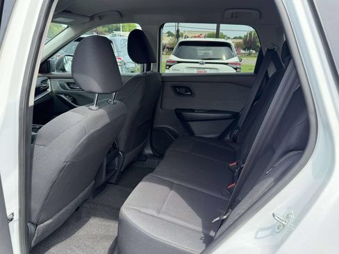 Used 2023 Nissan Rogue S FWD image 15