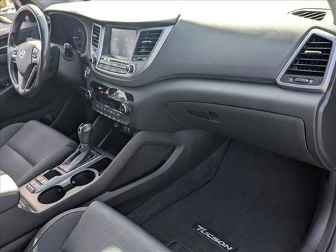 Used 2018 Hyundai Tucson Sport image 19