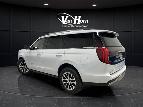 Used 2025 Ford Expedition Platinum AWD/4WD image 5