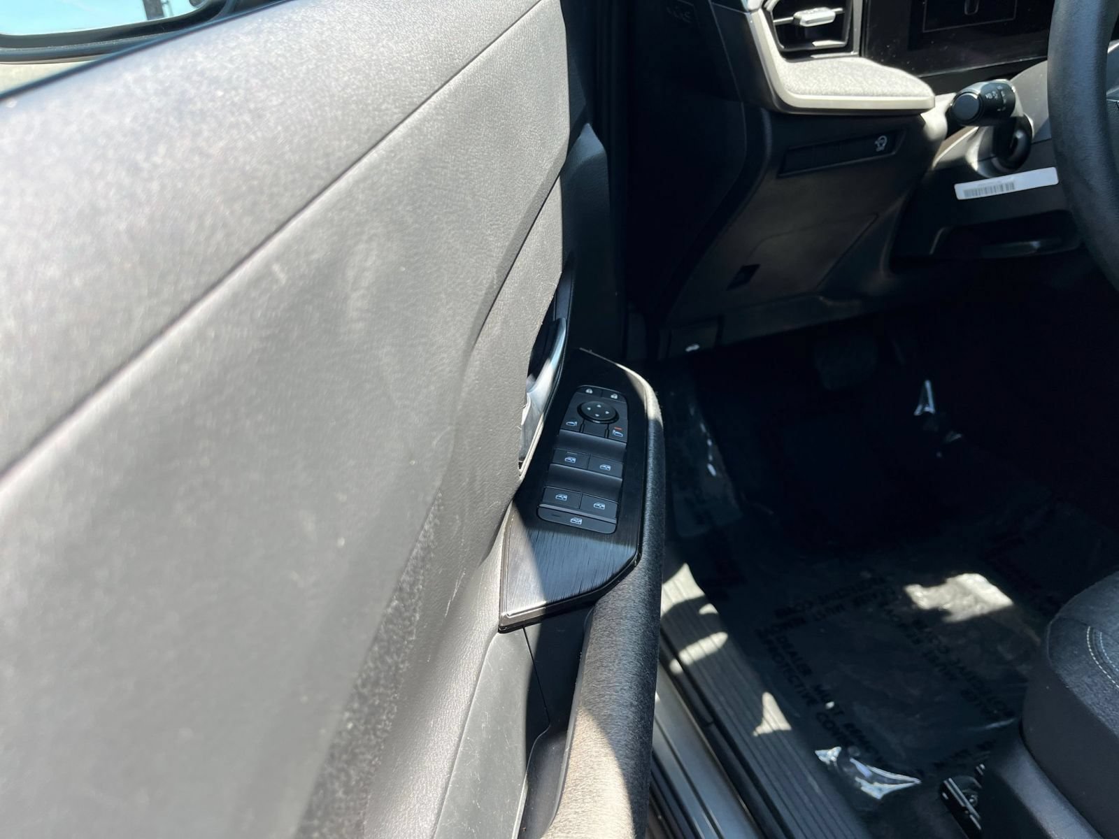 Used 2026 Nissan Kicks SV w/ Cold Weather Package FWD image 21