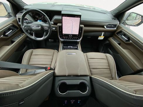 New 2026 GMC Yukon XL Denali Ultimate image 3