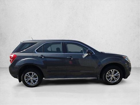 Used 2017 Chevrolet Equinox LS AWD/4WD image 4