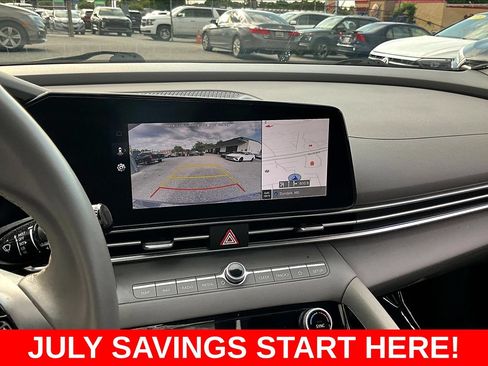 Used 2024 Hyundai Elantra SEL w/ Convenience Package FWD image 17