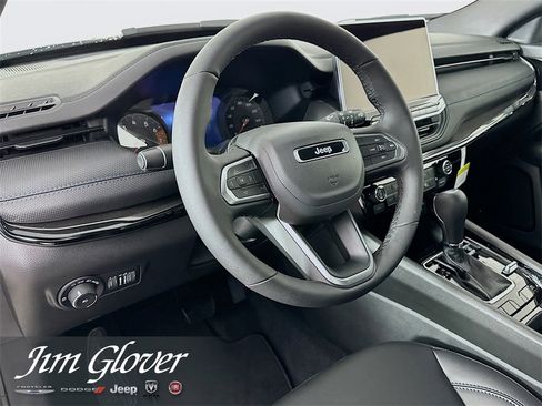 New 2026 Jeep Compass Latitude image 25