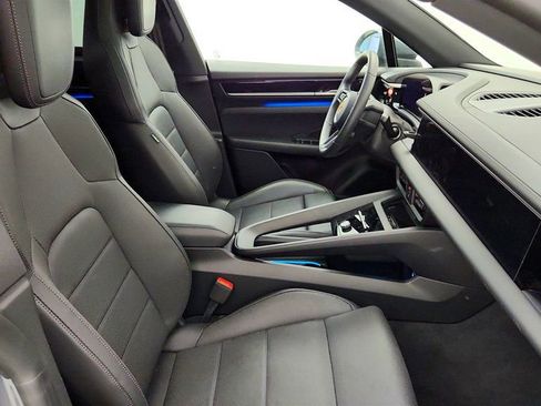 Used 2025 Porsche Macan Electric RWD image 23