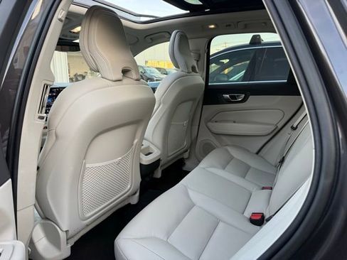 Certified 2023 Volvo XC60 B5 Plus w/ Climate Package image 27