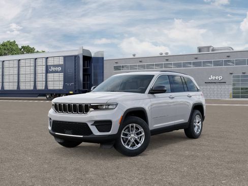 New 2025 Jeep Grand Cherokee Laredo X image 1
