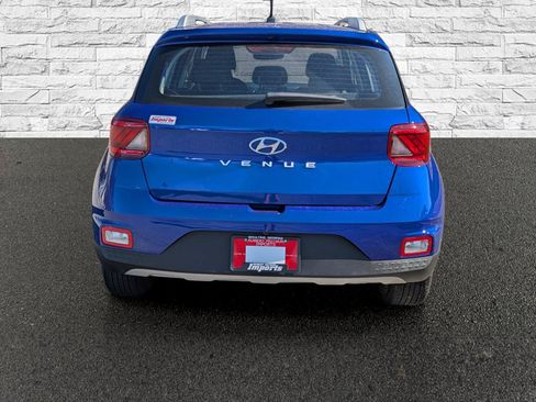Used 2025 Hyundai Venue SEL FWD image 9