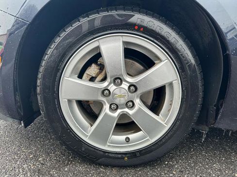 Used 2015 Chevrolet Cruze LT w/ Technology Package image 24